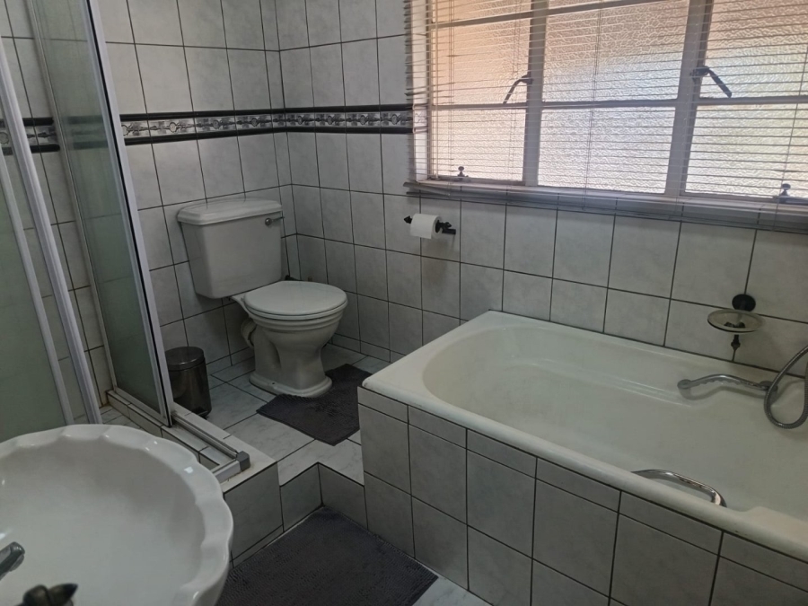4 Bedroom Property for Sale in Rhodesdene Northern Cape